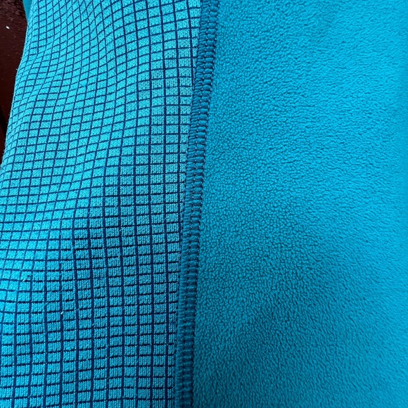 Mountain Hardwear MicroChill 1/4 Zip Tech Fleece Pullover - Picture 2 of 8